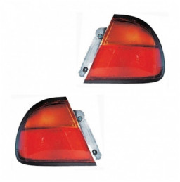 2 FEUX ARRIERE MAZDA 323S...